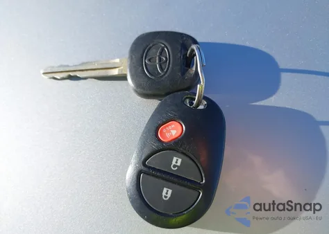 2011 Toyota Tacoma Base V6 z USA, uszkodzony, nr VIN 3TMMU4FN6BM037148